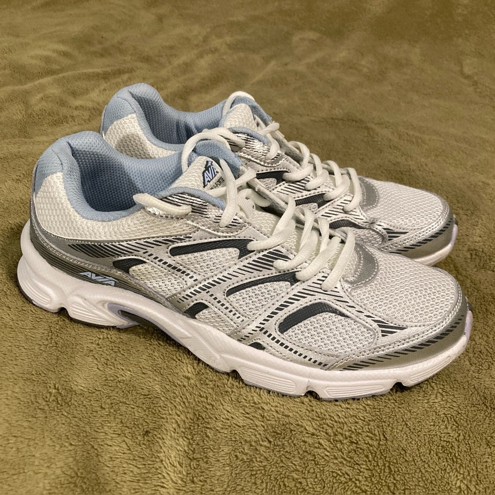 EUC Avia Avi Forte Vintage 90s Running Sneakers White Silver Blue Size 9M